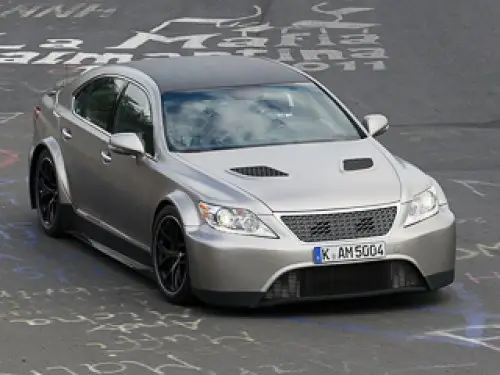 Мощный седан Lexus LS получит новый…