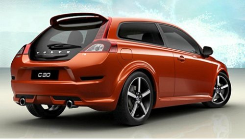 Чтобы в США сделать хэтчбек Volvo C30 T5 ярким…