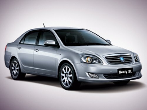 Модель Geely SL по габаритам стремится в класс D…
