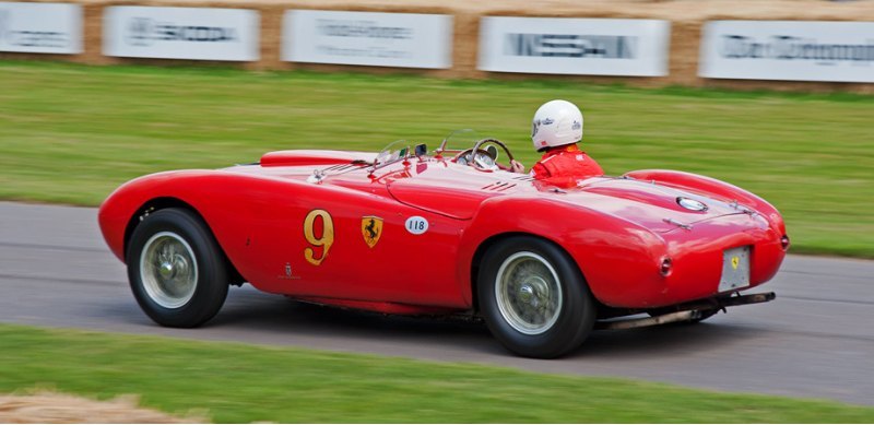 Спайдер Ferrari 375MM 1953 года оснащался…