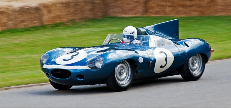 Алюминиевый Jaguar D-type с рядной «шестеркой»…