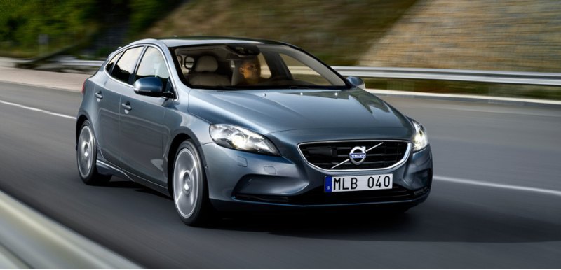 Топовая модификация Volvo V40 с 254-сильным…