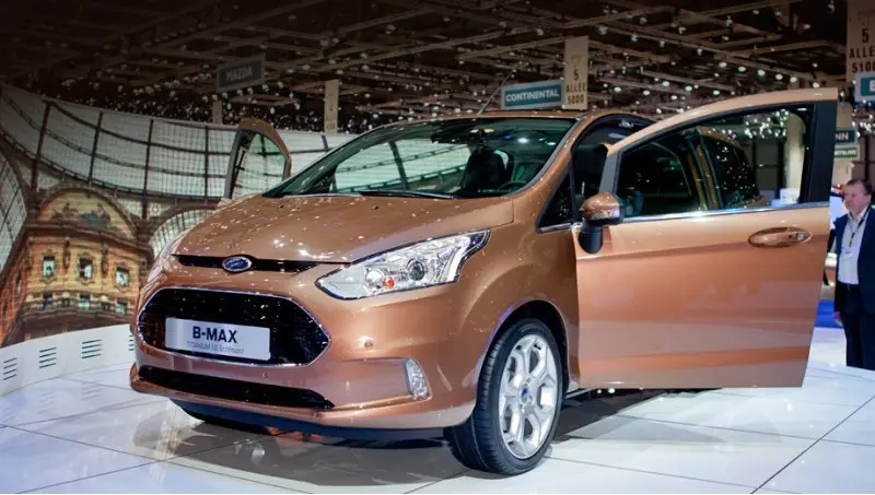 Пятидверка Ford B-Max выглядит задорно и ехать…