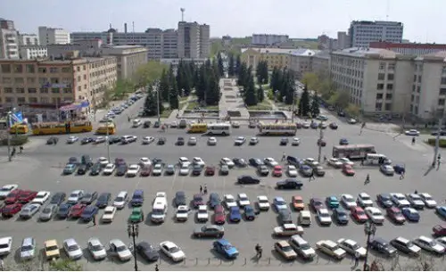 Что же делать с парковкой в центре? Чиновники…