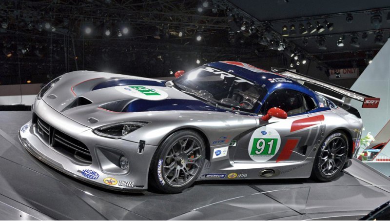 Отделение SRT Motorsports строило гоночный SRT…
