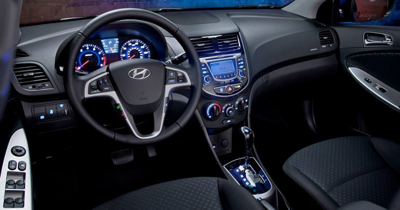 Внутреннее убранство семейства Hyundai Accent (у…