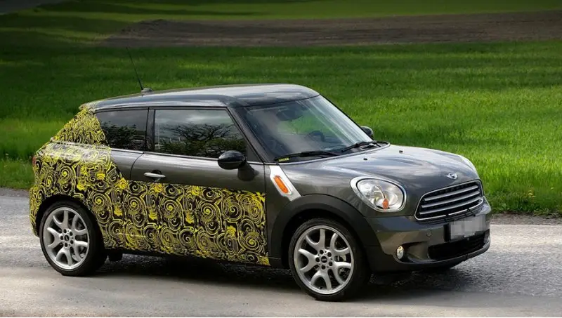 Серийный кроссовер Mini Countryman Coupe покажут…