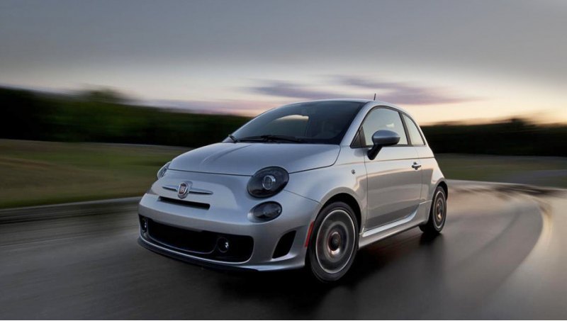По сравнению с базовым Фиатом 500 версия Turbo…