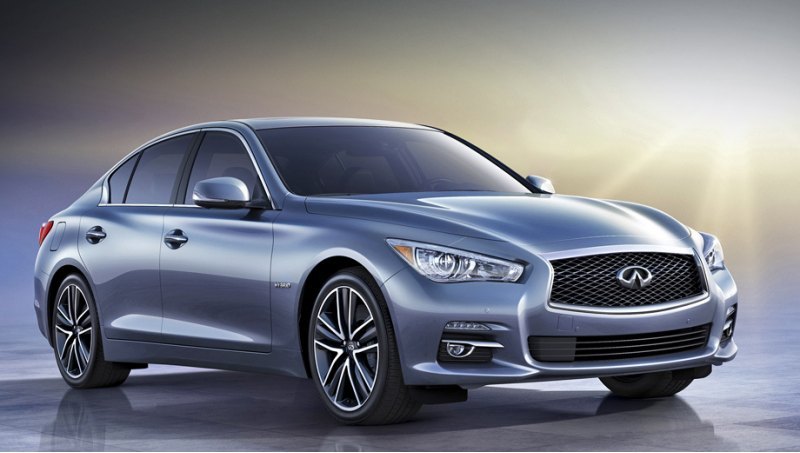 Седан Infiniti Q50 поступит в продажу в США уже…