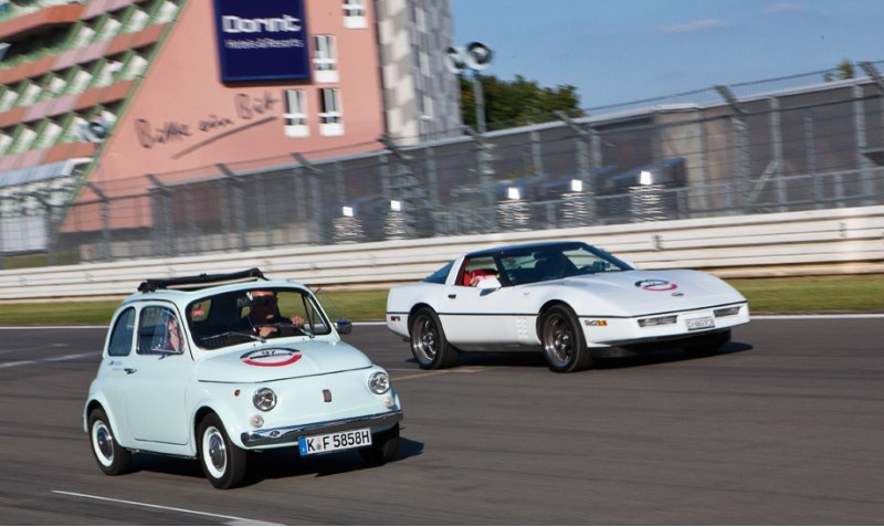 Крохотный хэтчбек Fiat 500 и могучий Chevrolet…