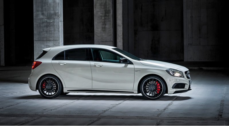 В стандартной комплектации пятидверка A 45 AMG…