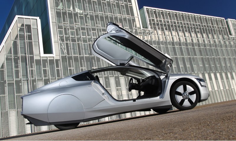 Длина XL1 равна 3888 мм, ширина — 1665 мм, высота…