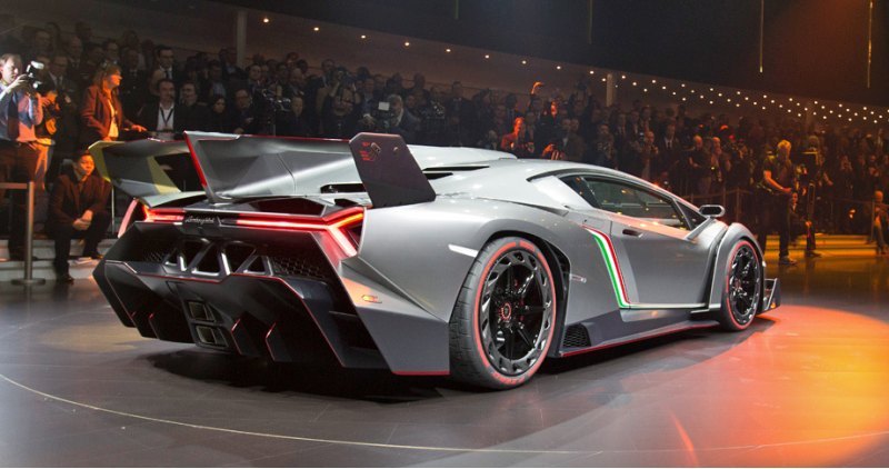 Начальная цена у Lamborghini Veneno — 3 миллиона…
