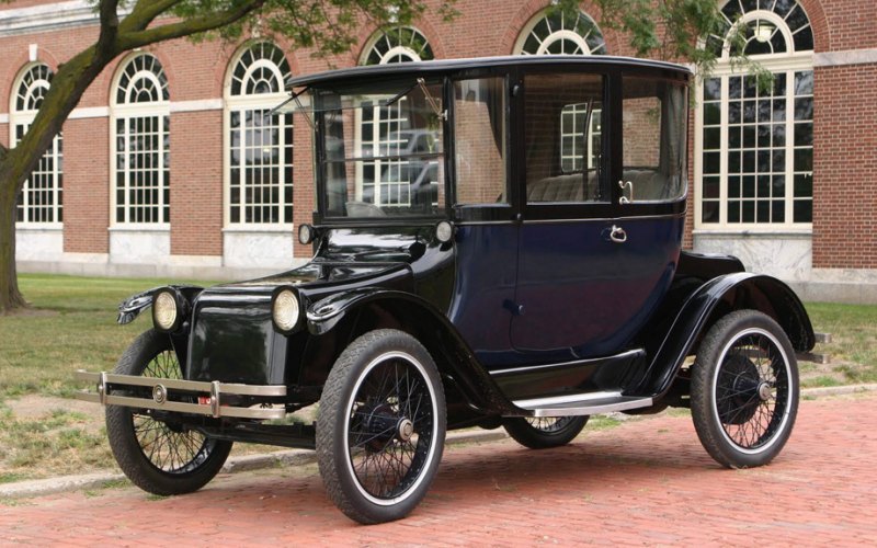 Компания Detroit Electric выпускала серийные…
