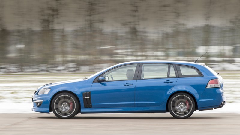 Максимальная скорость универсала Vauxhall VXR8…