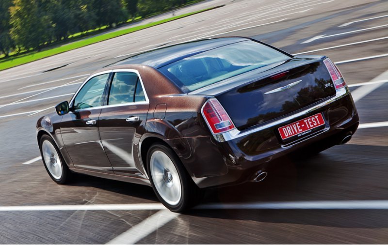 Возможно, Chrysler 300 с дизелем VM Motori…