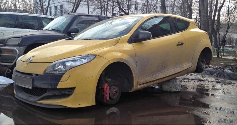 Вторым по популярности видом кражи является…