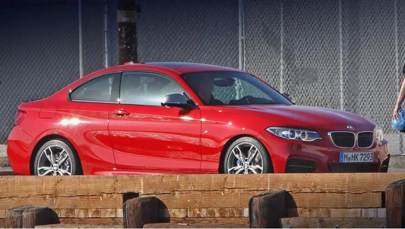 На глаза папарацци попалось купе BMW второй…