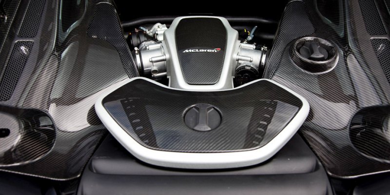 Впервые в истории двигатель McLaren попал в…