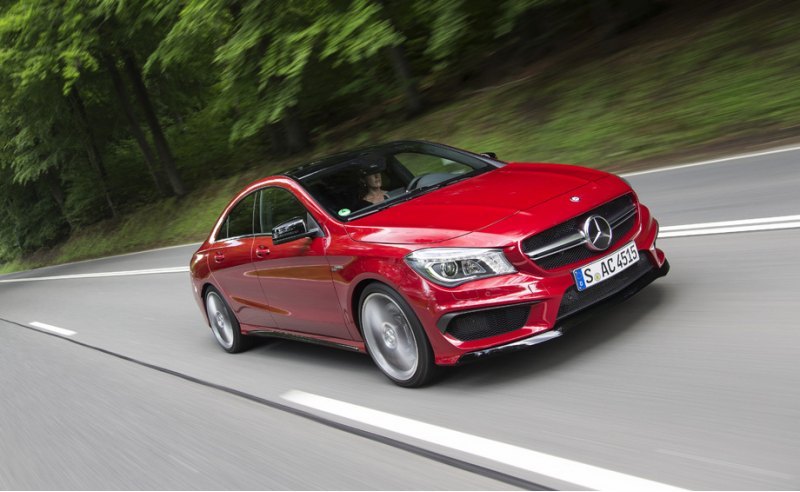 Седан Mercedes CLA 45 AMG 4MATIC приводится в…