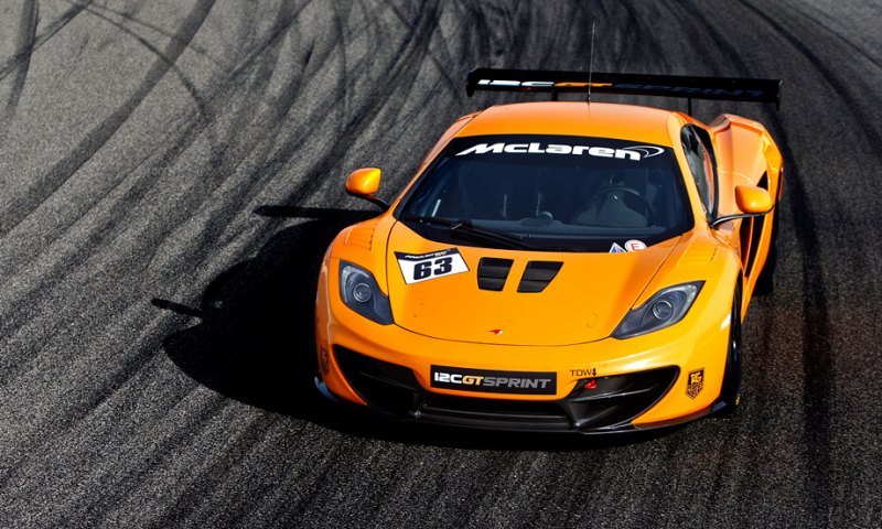 «Исторический» цвет McLaren Orange входит в…