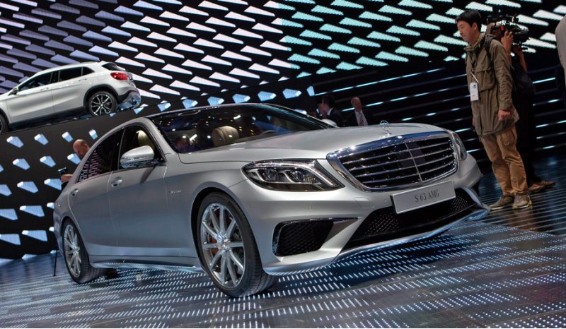 О 585-сильном суперседане Mercedes S 63 AMG,…
