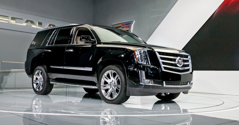 Длина стандартного внедорожника Cadillac Escalade…
