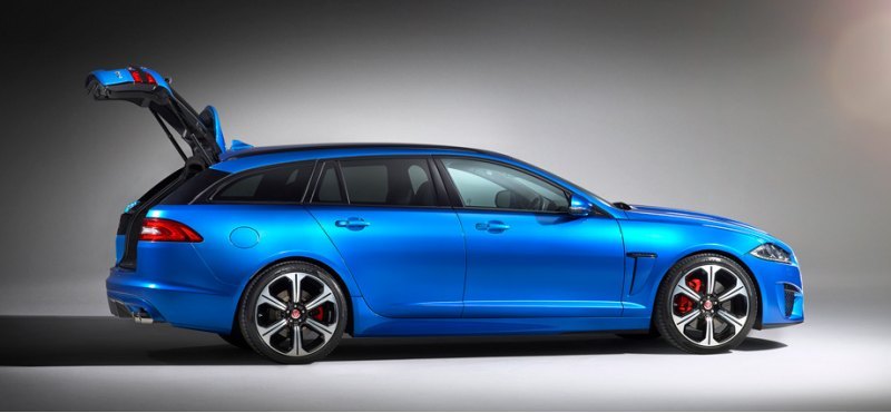 Спинка заднего дивана в универсале Jaguar XFR-S…