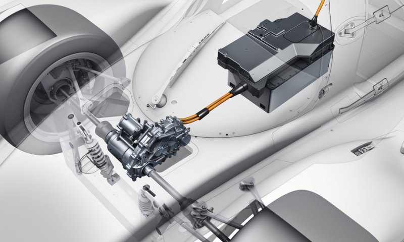 Блок мотор-генератора у Porsche 919 стоит на…