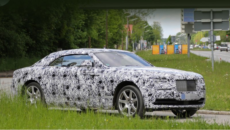 На рынок кабриолет Wraith попадёт только летом…