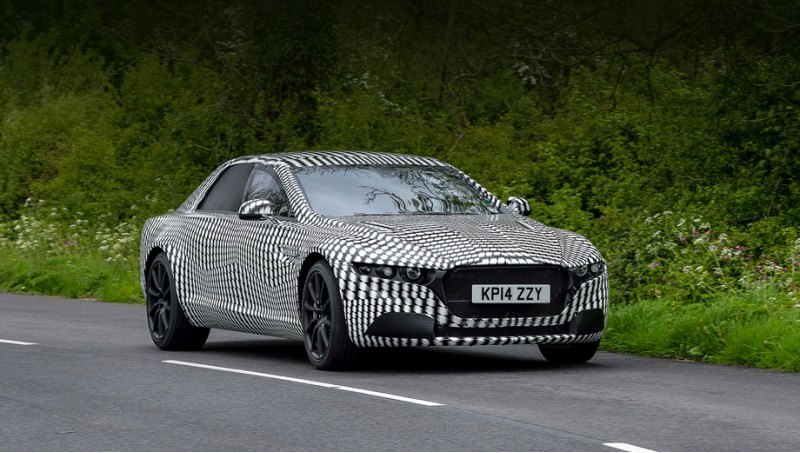 Новый седан Lagonda в закамуфлированном виде на…