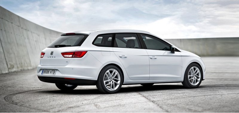 Объем багажника универсала Seat Leon ST — 587…