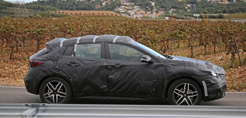 Прототип паркетника Infiniti QX30 даже обут в…