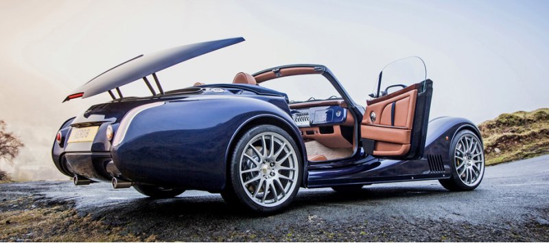 Изначально Morgan Aero 8 оснащен тканевым верхом,…