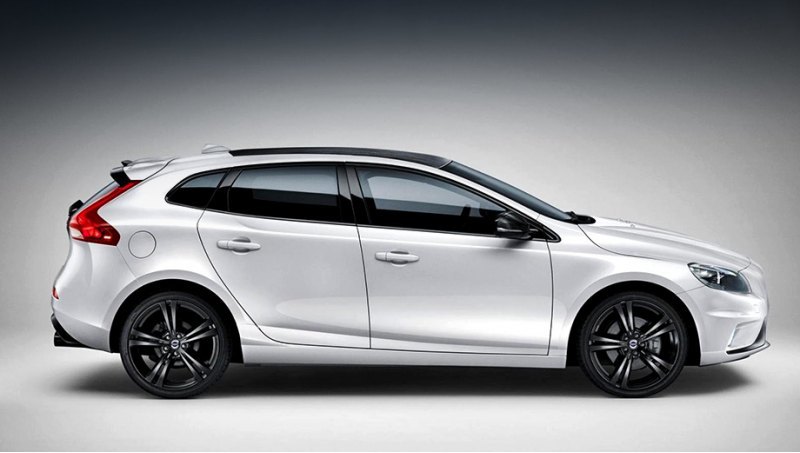 Хэтчбек Volvo V40 Carbon обули в 19-дюймовые…