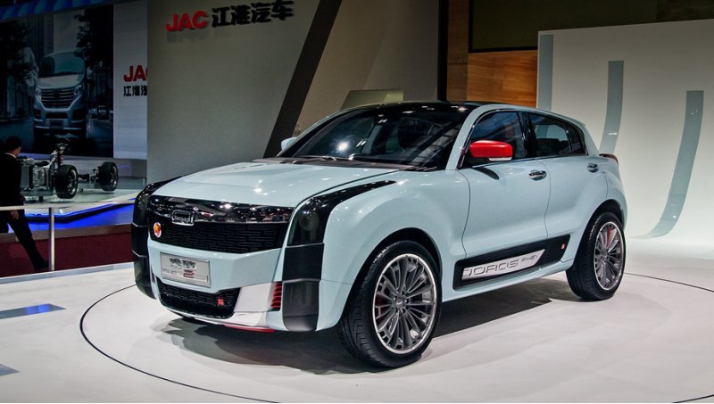 Гибридный кроссовер Qoros 2 SUV PHEV,…