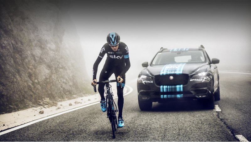 Кроссовер F-Pace сбросит камуфляжную плёнку…