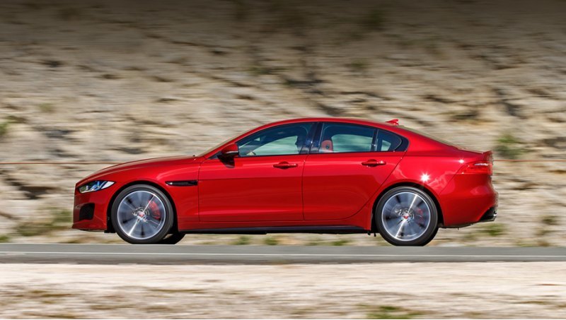 Седан Jaguar XE стартовал в России неплохо: с 1…