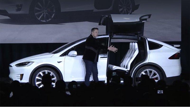 На презентации кроссовера Model X глава Теслы…