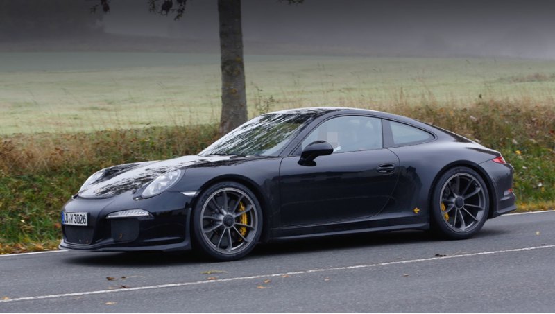 Из-за скромного тиража цена 911 R окажется одной…