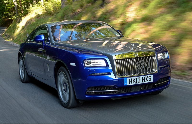 В 2015 году Rolls-Royce установил рекорд продаж…