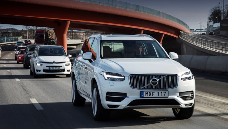 Беспилотное вождение Volvo теперь называет…