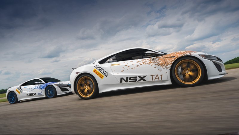 Акуры NSX будут подниматься на гору в двух разных…
