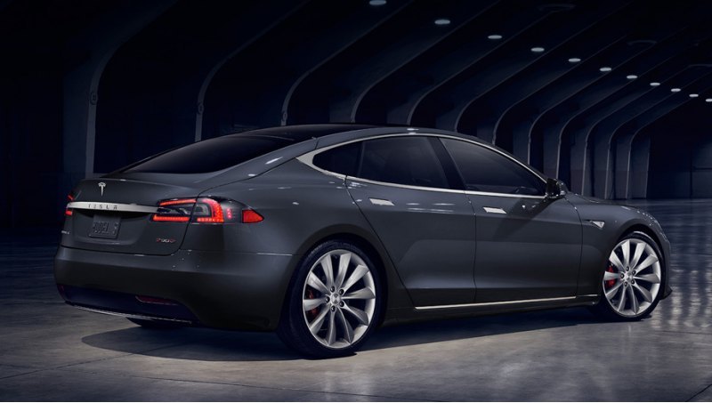 Все покупатели седана Tesla Model S 60 получат…