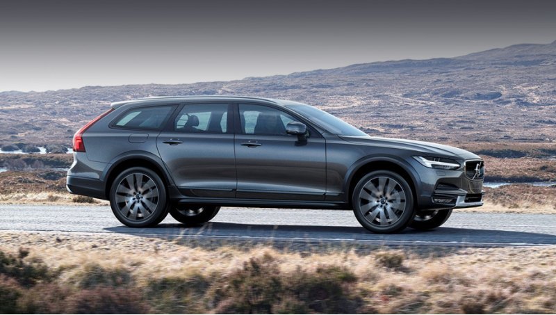 Помимо увеличенного клиренса (210 мм) V90 Cross…