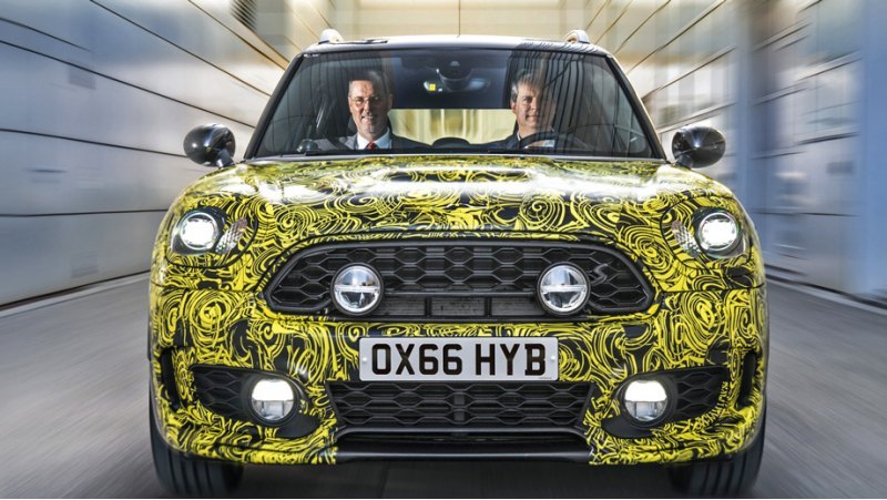 О том, что в линейке паркетника Mini Countryman…