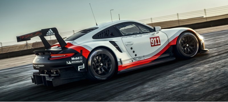 Длина 911 RSR без сплиттера, антикрыла и…