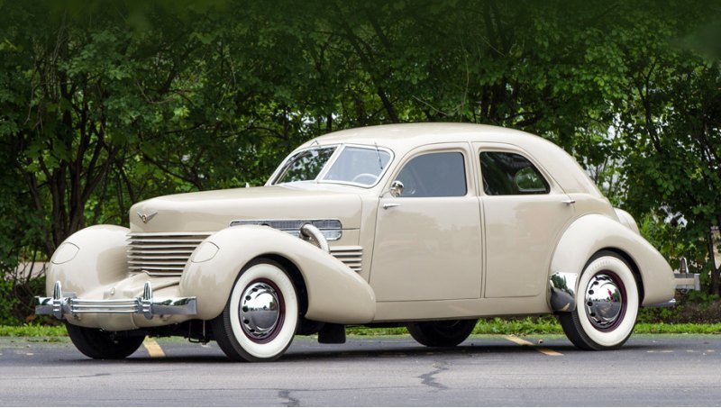 Модели Cord 810 и 812 (на фото) 1936 и 1937 года…