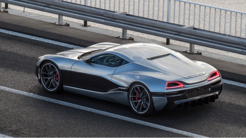 Максималка монстра Concept_One (цена от $1,2 млн)…