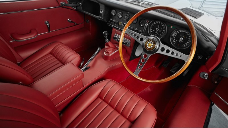 В свое время Ягуаром E-type владели такие…